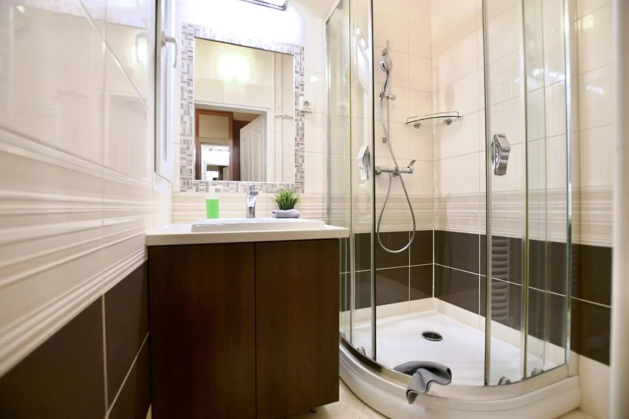 Standard Apartment By Hi5 - Dessewffy 2 Bedroom Budapest Hungary