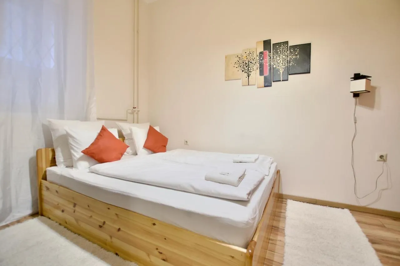 Standard Apartment By Hi5 - Dessewffy 2 Bedroom Budapest