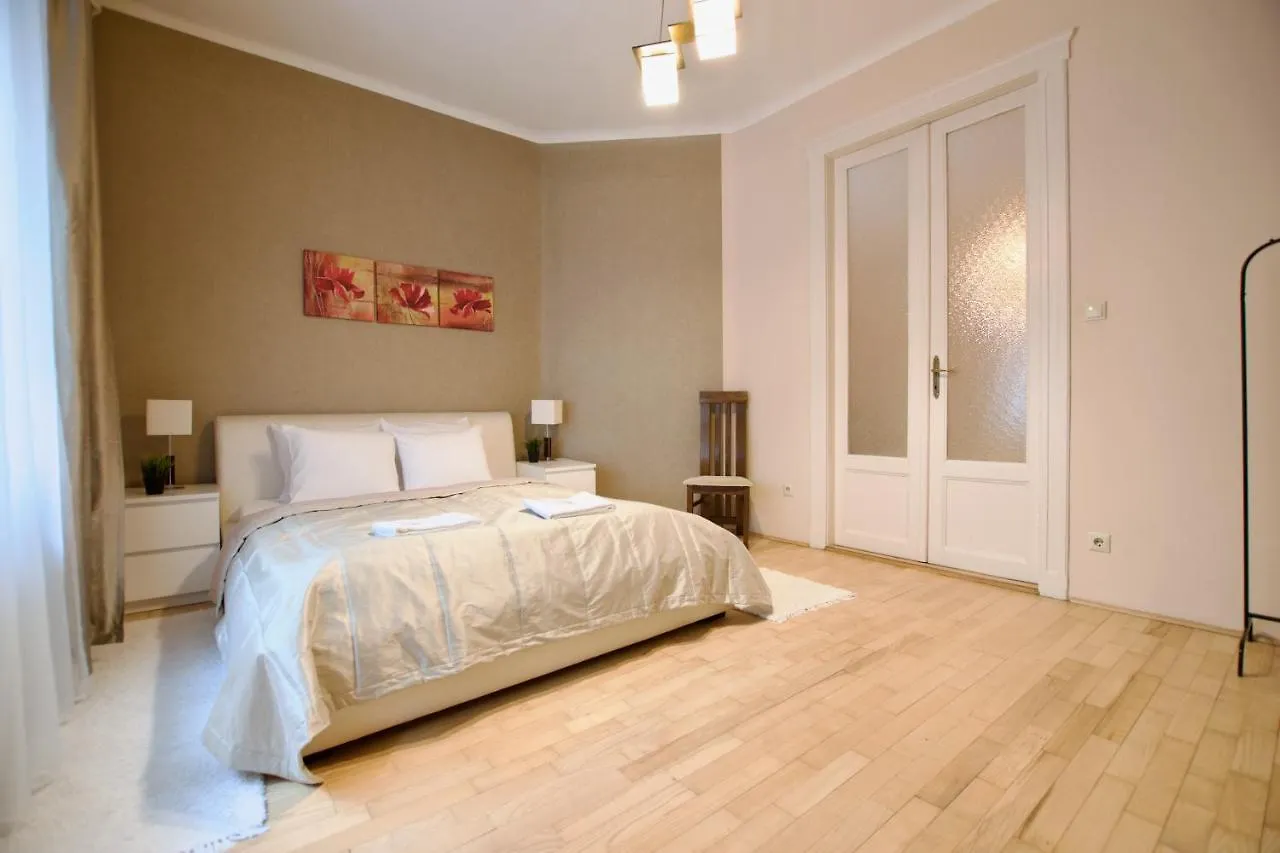 Standard Apartment By Hi5 - Dessewffy 2 Bedroom Budapest 0*,  Hungary