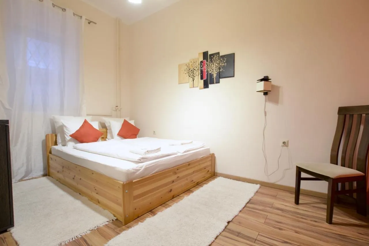 Standard Apartment By Hi5 - Dessewffy 2 Bedroom Budapest