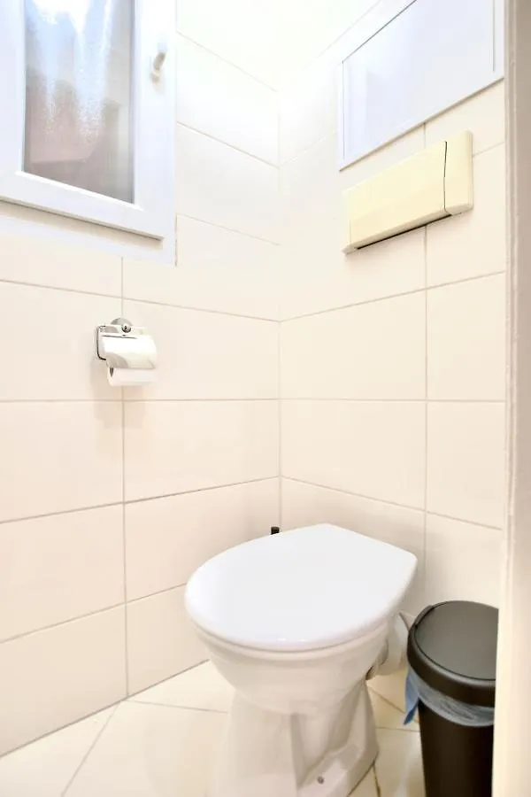 Standard Apartment By Hi5 - Dessewffy 2 Bedroom Budapest