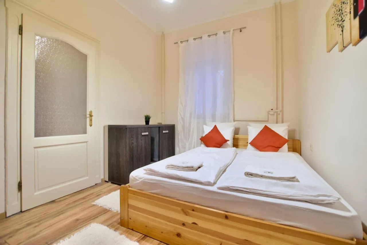 Standard Apartment By Hi5 - Dessewffy 2 Bedroom Budapest